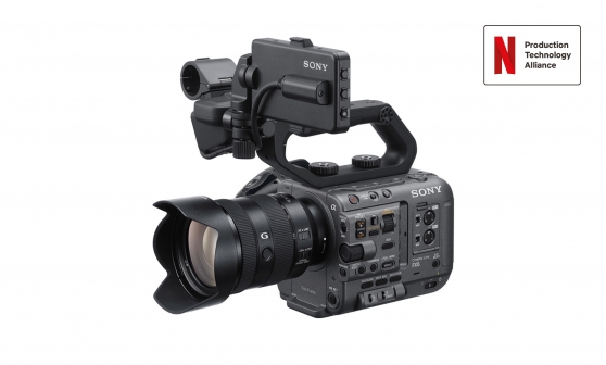 ILME-FX6,Cinema Line 全片幅攝像機(jī)，具備高速混合和實(shí)時(shí)眼控對(duì)焦功能、4K (QFHD) 高幀頻 120fps、15+ 級(jí)動(dòng)態(tài)范圍和 S-Cinetone? 色彩學(xué)